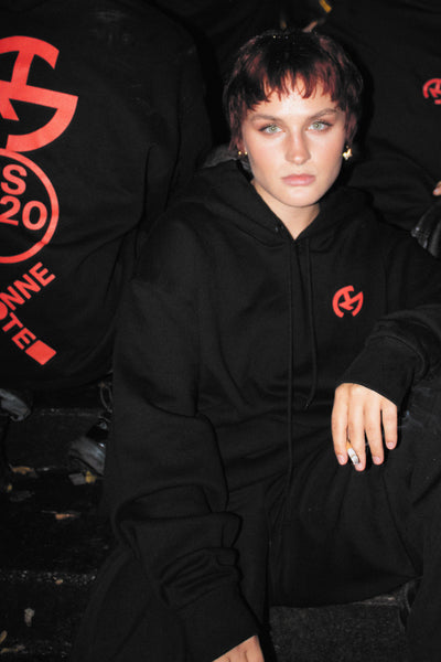 RS 20 YEARS LOGO HOODIE BLACK / RED